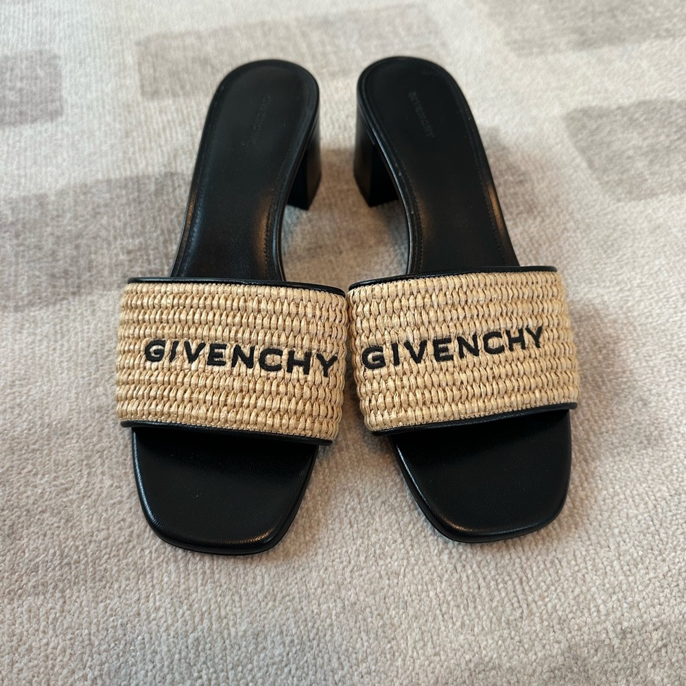 Givenchy 4G Embroidered Raffia Mule Sandals Beige/Black NWT (Size 38)
